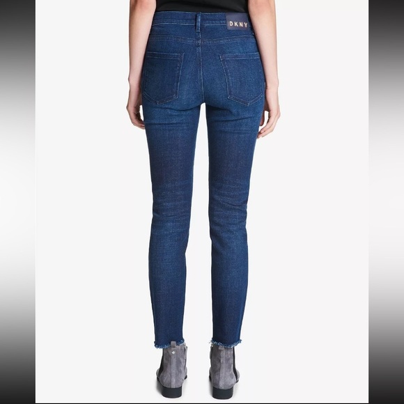 Women’s DKNY medium blue wash‎ stretchy rip raw edge skinny jeans size 28 - Picture 14 of 15